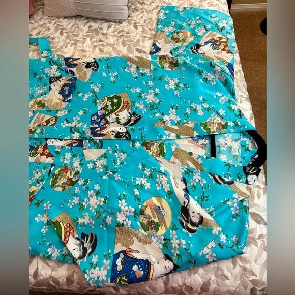 Satiny Geisha/Floral Print Kimono - XL - Picture 10 of 11